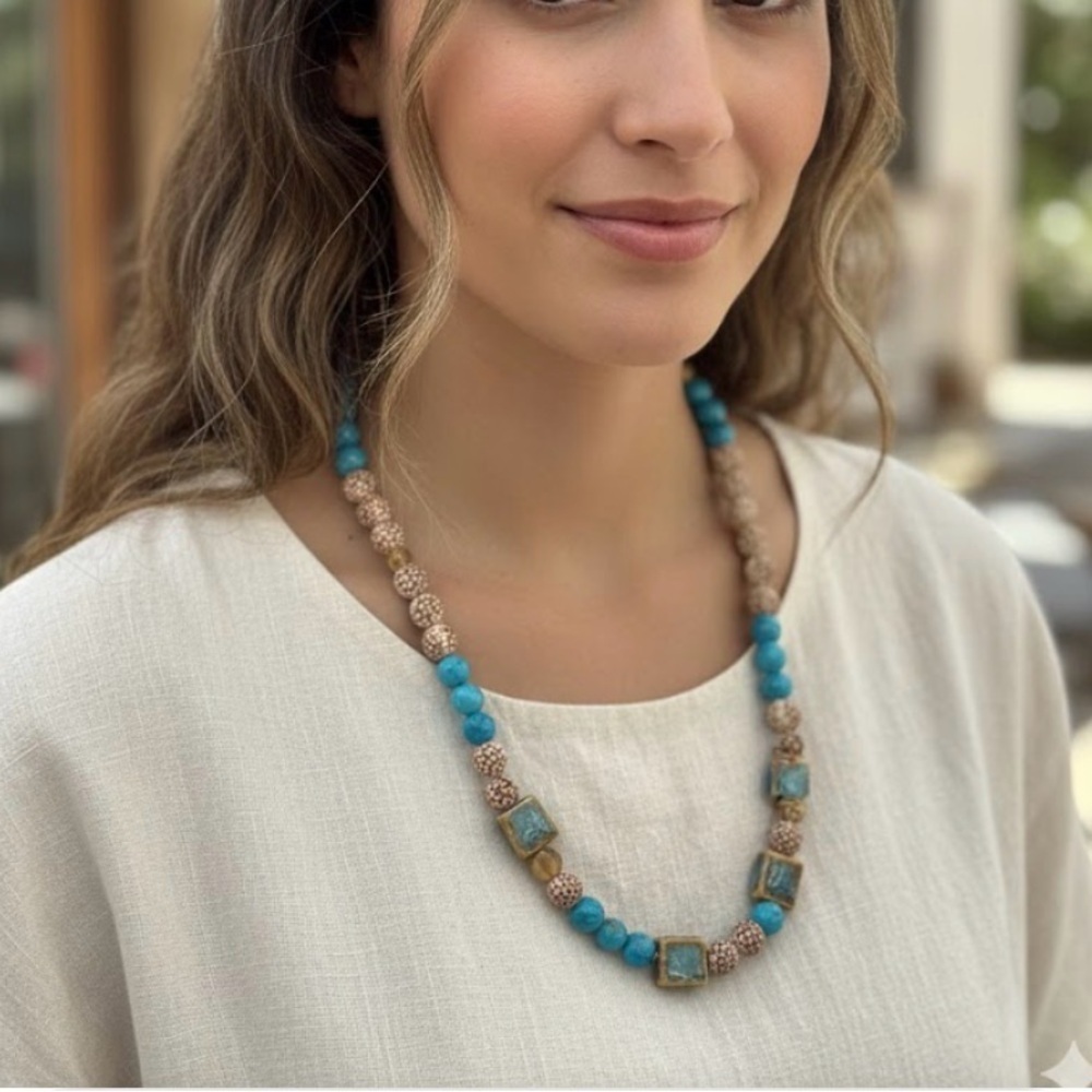 Elegant Blue and Cream Beaded Necklace